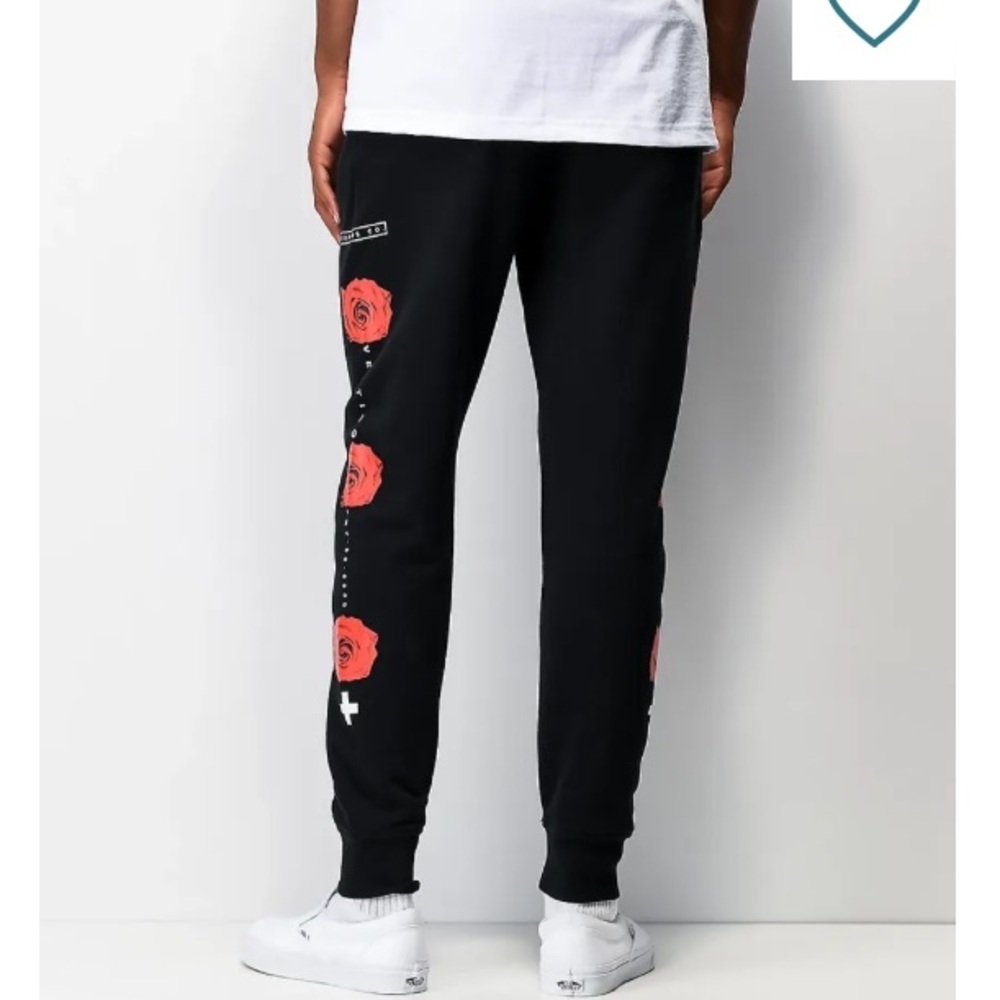 Empyre Vertirose Black Jogger Sweatpants
New with out tags - Picture 4 of 10